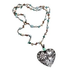 Collar con corazón de niquel y broche