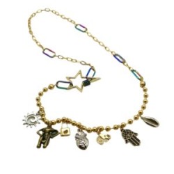 Collar con dijes de protección y fortuna y broche estrella