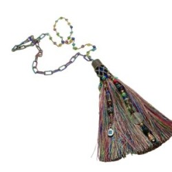 Collar con fleco XL con tejido de chaquira, cristal checo y diferentes metales.