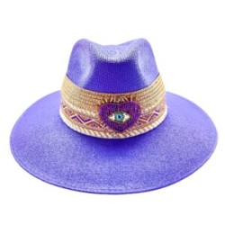 Sombrero con parche de corazón y chaquira