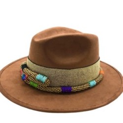 Sombrero de Gamuza con tira bordada de chaquira color café