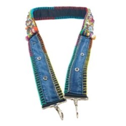 Asa para bolsa bordada con dijes, cristales y mezclilla